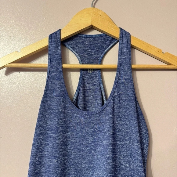 Lululemon Raceback Tank Blue Women Size 6? - Picture 2 of 4